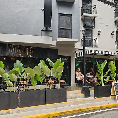Mad Monkey Manila Pansiyon Makati City Dış mekan fotoğraf