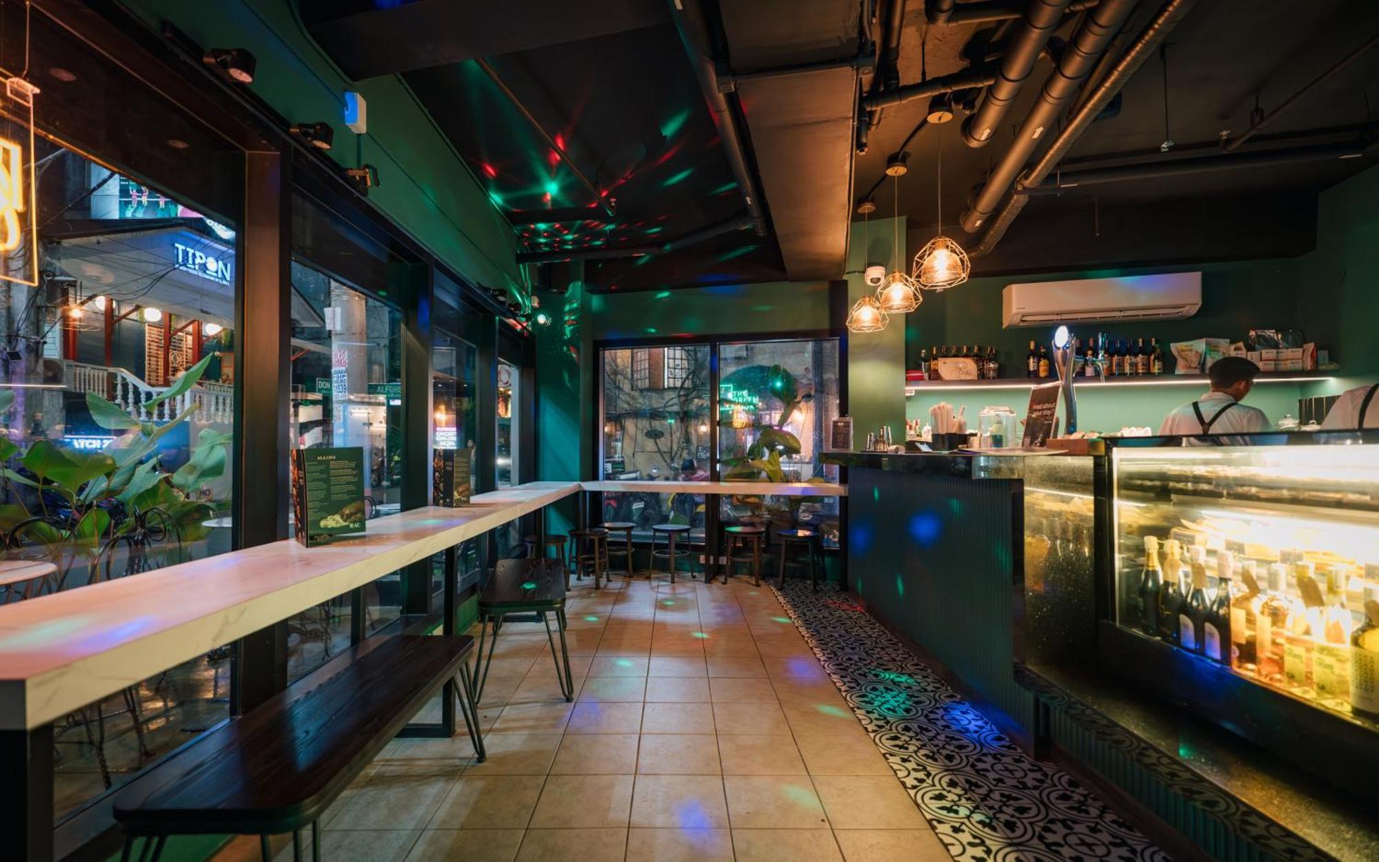 Mad Monkey Manila Pansiyon Makati City Dış mekan fotoğraf