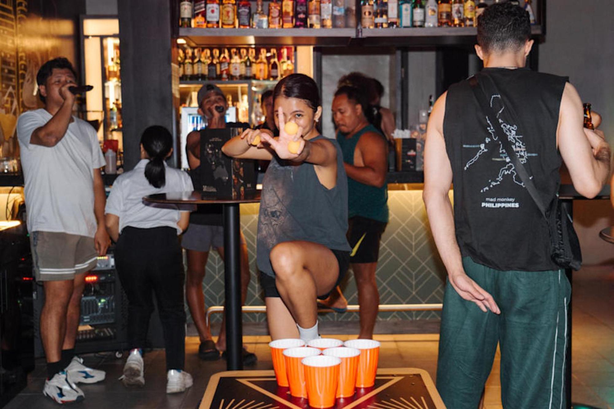 Mad Monkey Manila Pansiyon Makati City Dış mekan fotoğraf
