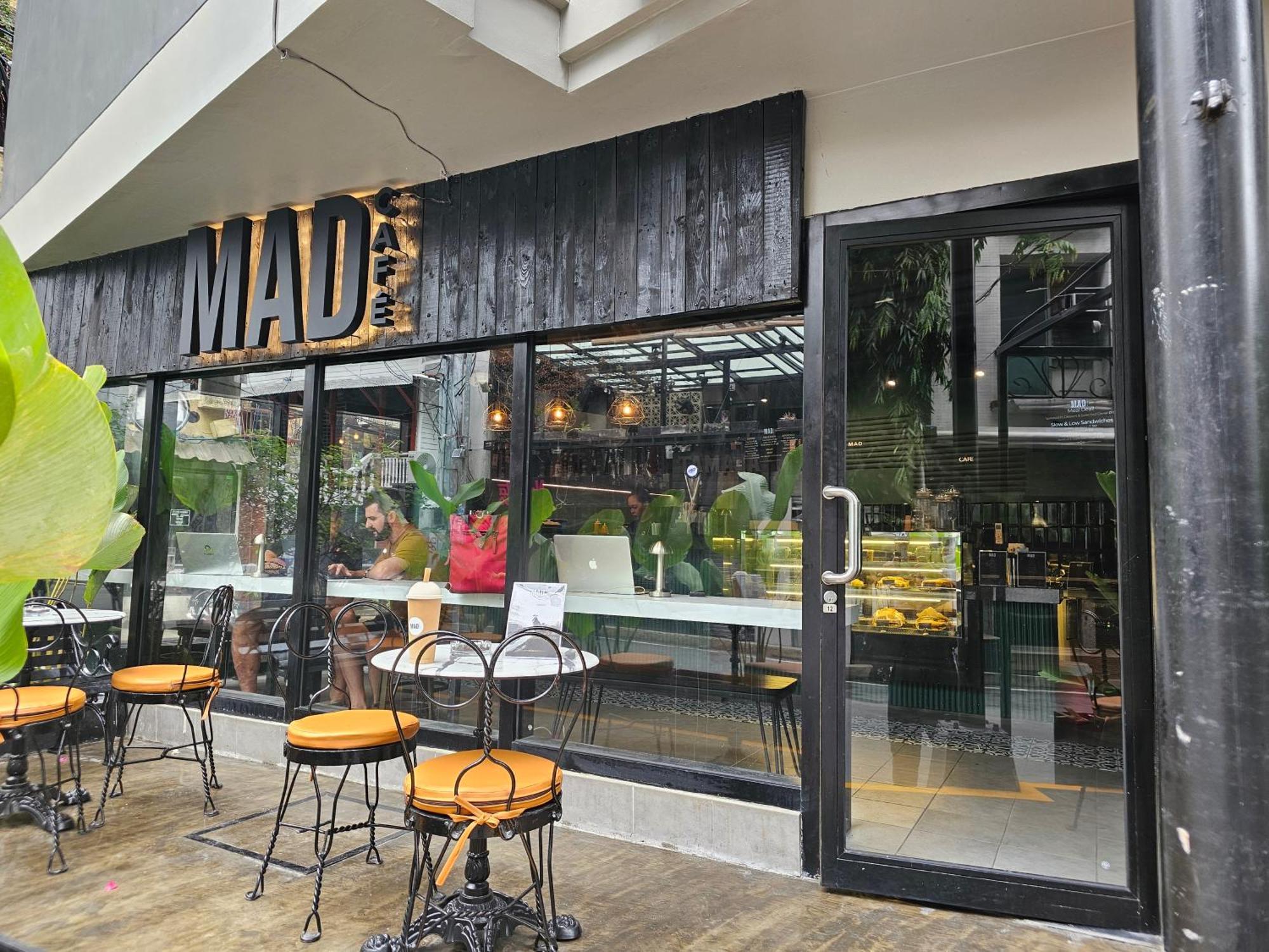 Mad Monkey Manila Pansiyon Makati City Dış mekan fotoğraf